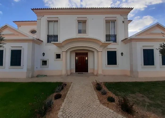 Gale 3 Storey Villa Really On The Beach