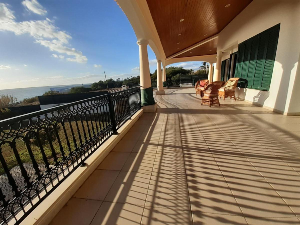 Gale 3 Storey Villa Really On The Beach * Albufeira