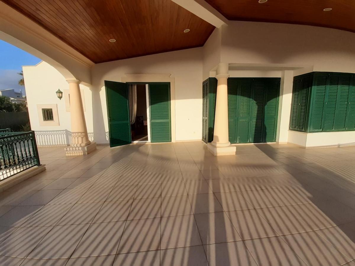 Gale 3 Storey Villa Really On The Beach Albufeira