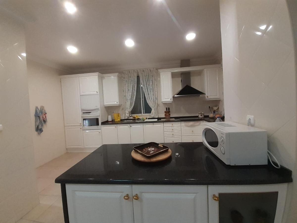 Gale 3 Storey Villa Really On The Beach Albufeira